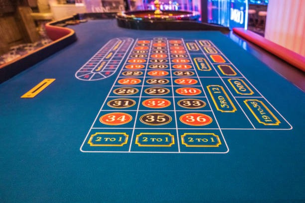 Ekor Number prediction interface showing digit selection and live match feed